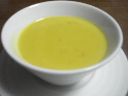 牛乳で作るカボチャのスープ