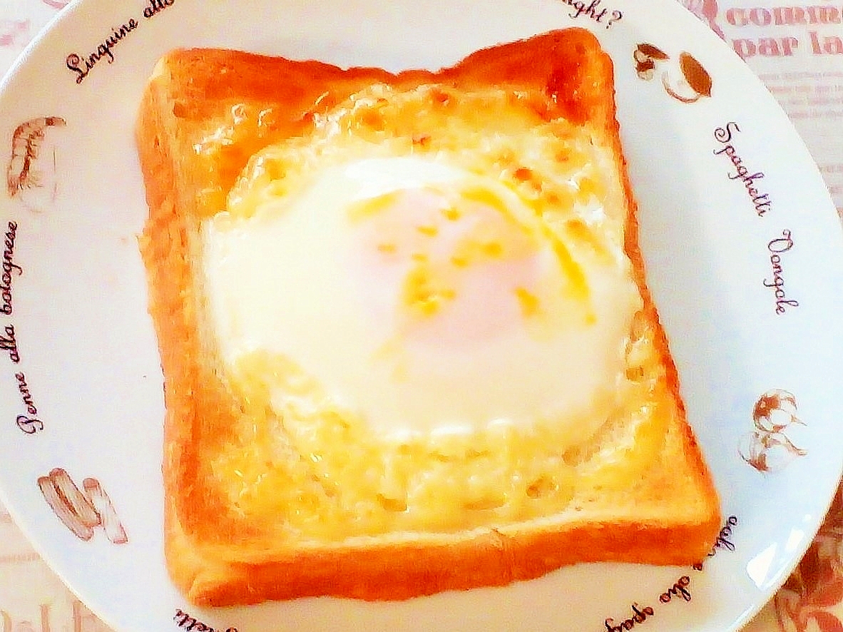 ♪レンジで簡単♡目玉焼きトースト♪