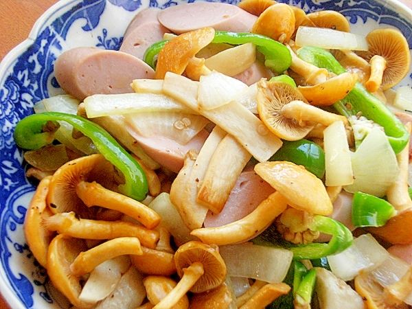 お魚食べてネ キノコ2種でバター炒め 大粒なめこ レシピ 作り方 By ジョン リーバス 楽天レシピ