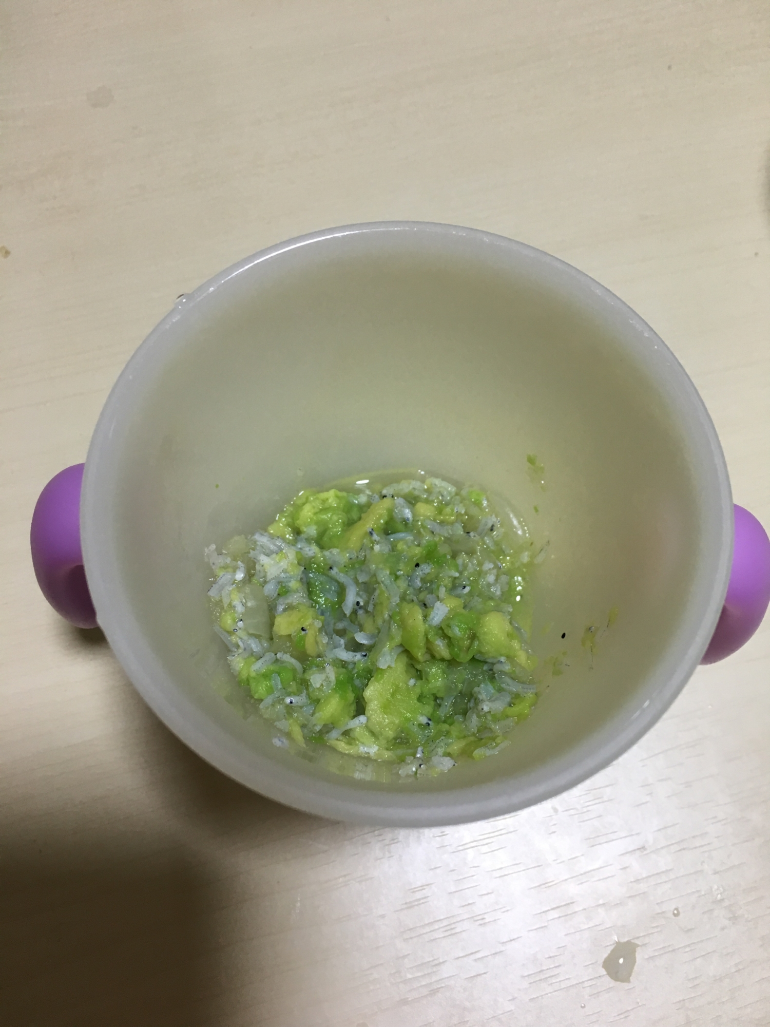 離乳食 しらすとアボカドの和え物