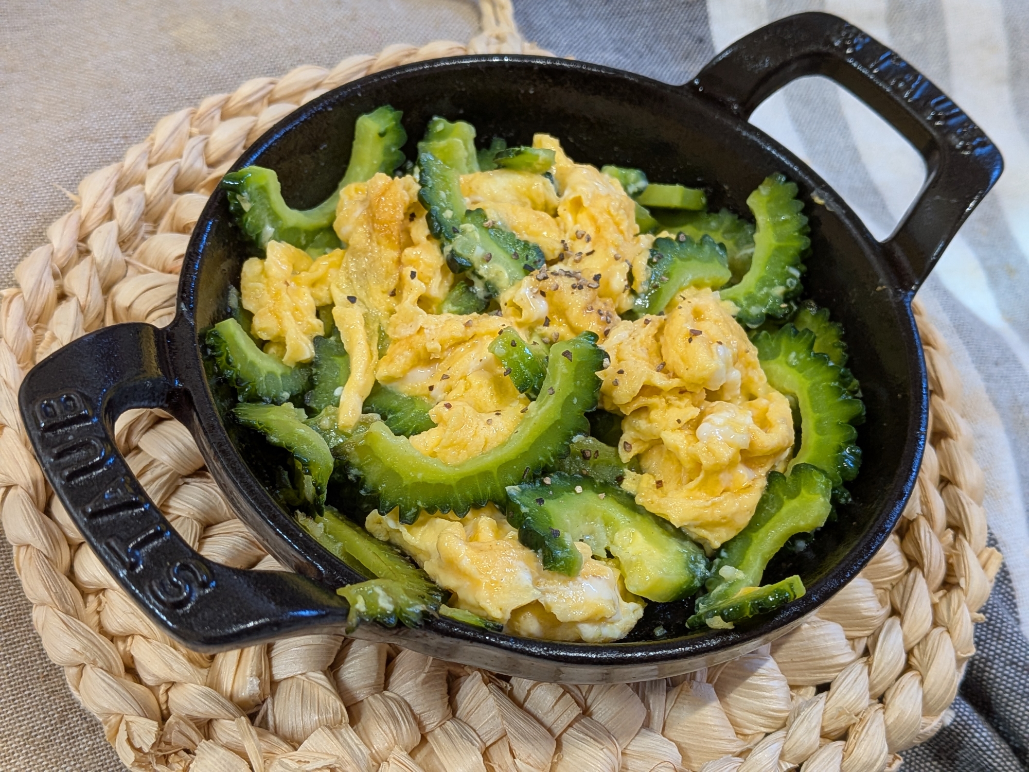 ゴーヤと卵の塩炒め