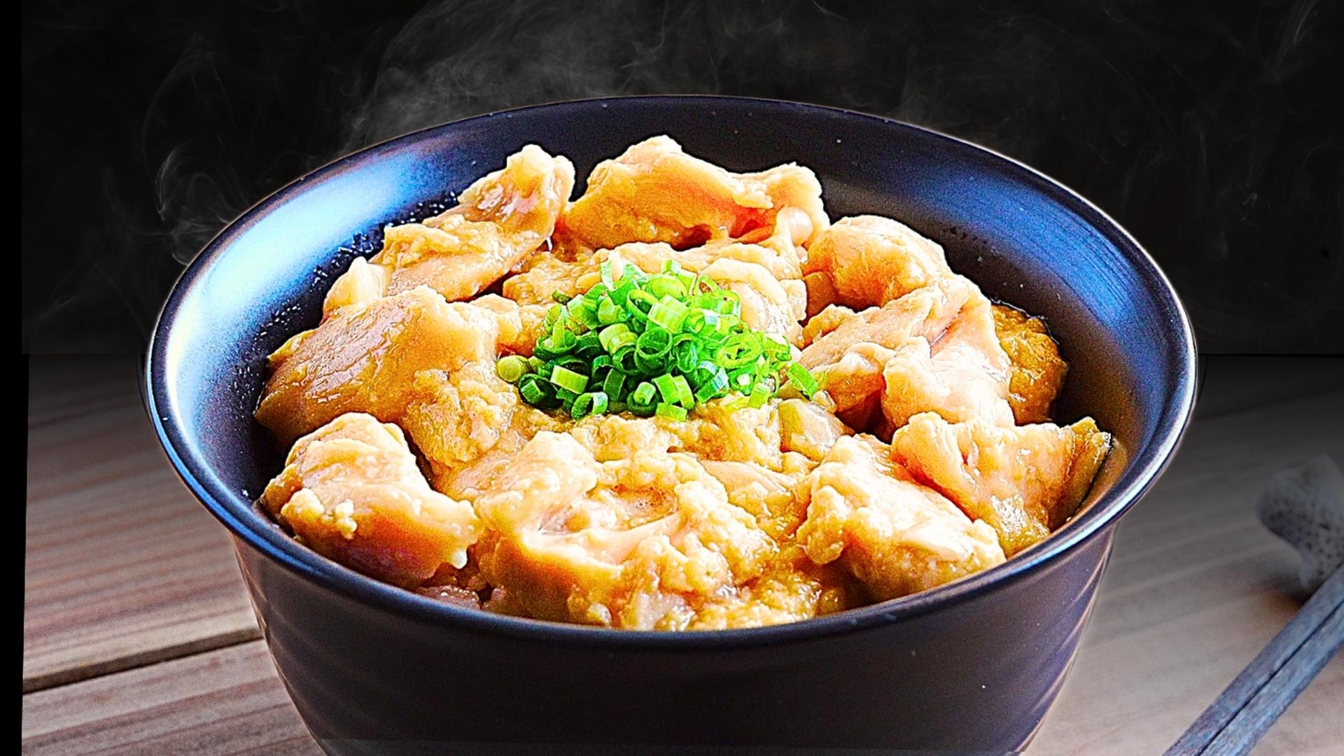最短5分で完成⁉︎簡単しっとり鶏胸肉親子丼レシピ♪