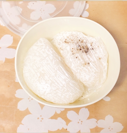 ちくわとカニカマのおにぎり弁当