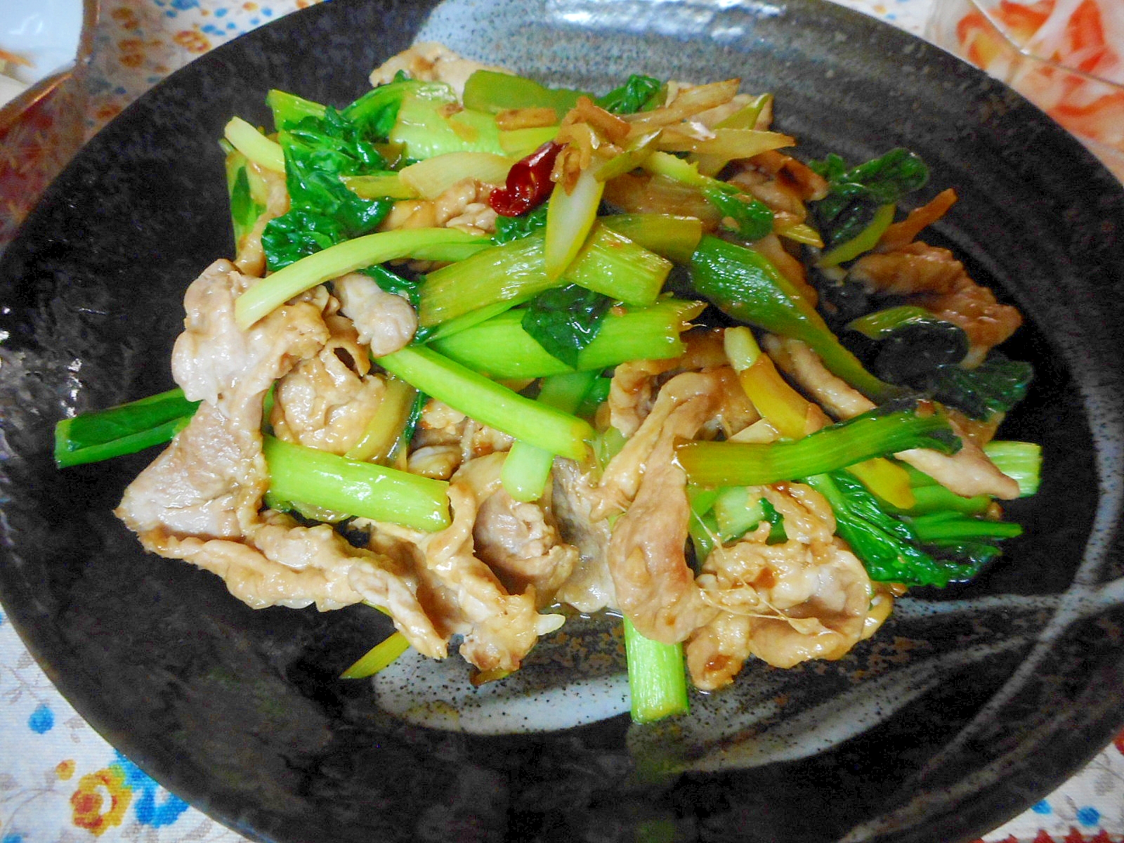 豚肉とターサイのネギ醤油麹炒め