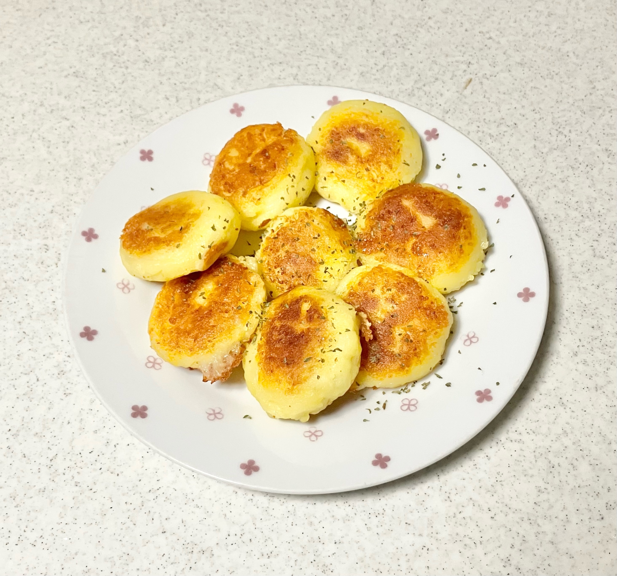 簡単☆チーズ入りじゃがいも焼き