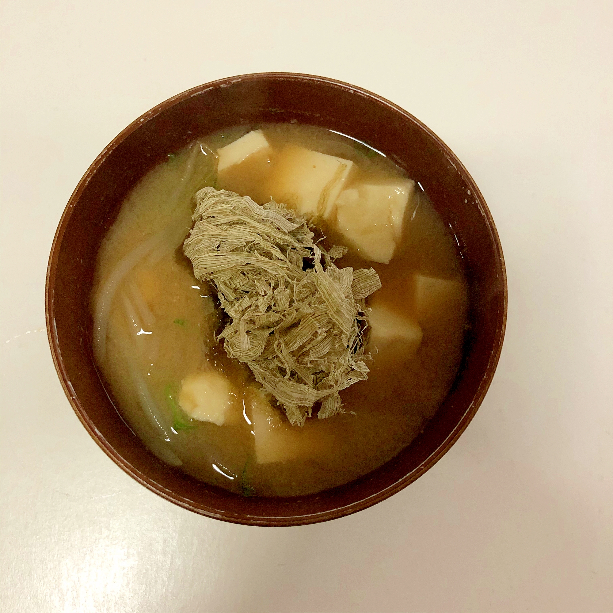 とろろ昆布入り　豆腐ともやしのお味噌汁♪