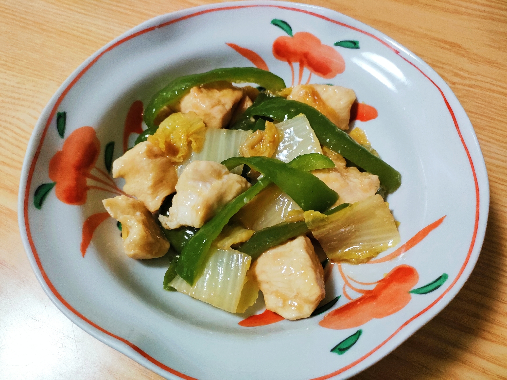 鶏むね肉と白菜とピーマンの生姜蒸し煮