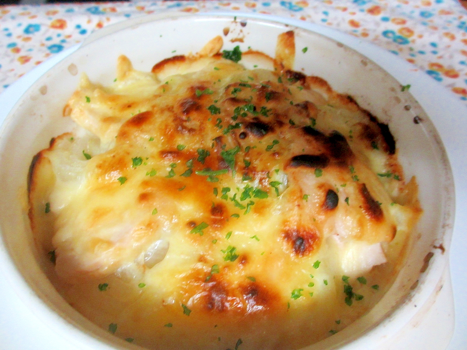 鶏ハムと玉ねぎのチーズ焼き