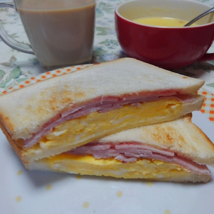 イチゴジャムでハムも足して、韓国に行った気分で食べました☆