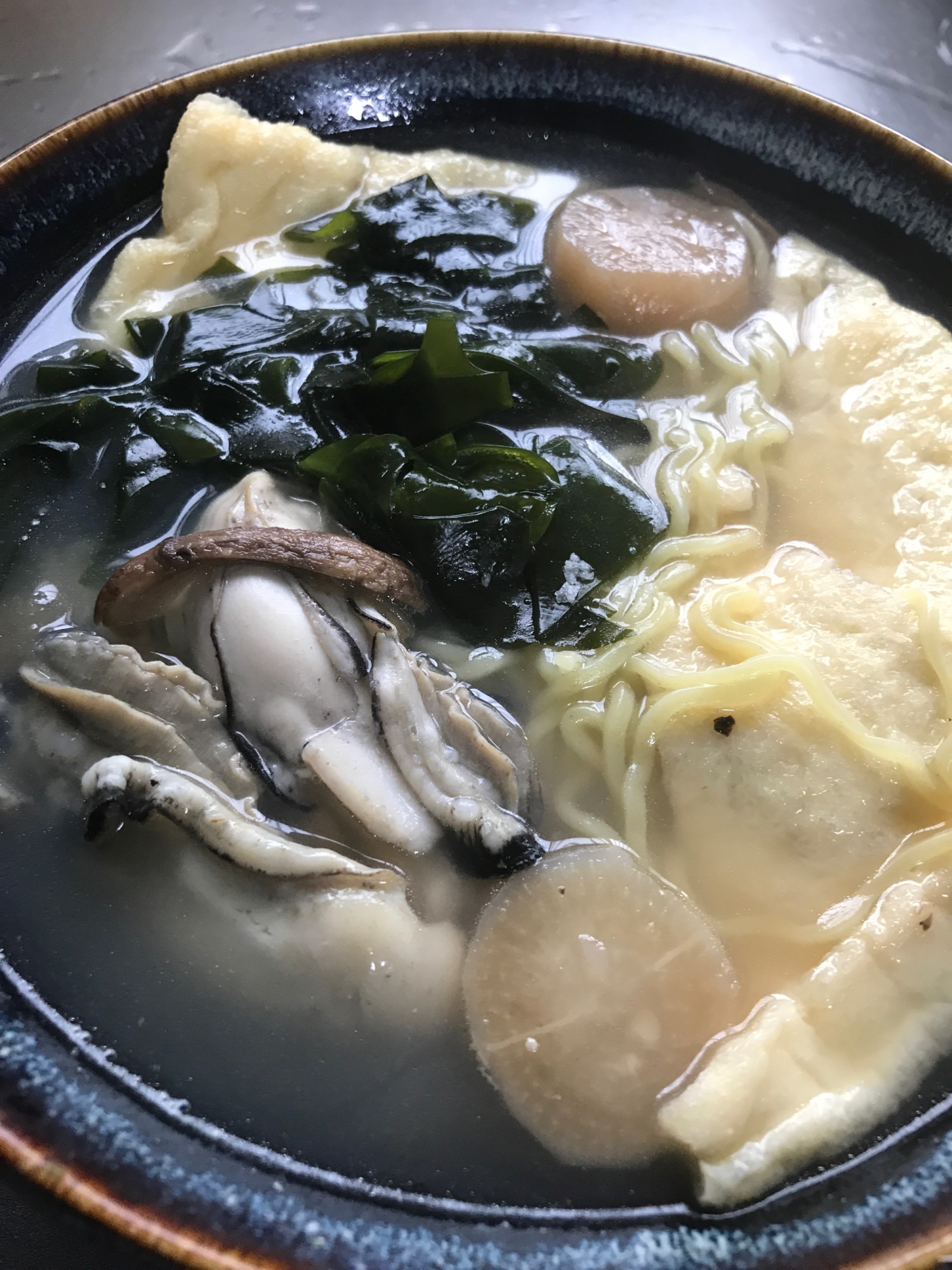 豪華、チャンポンみたいな味、牡蠣入りラーメン