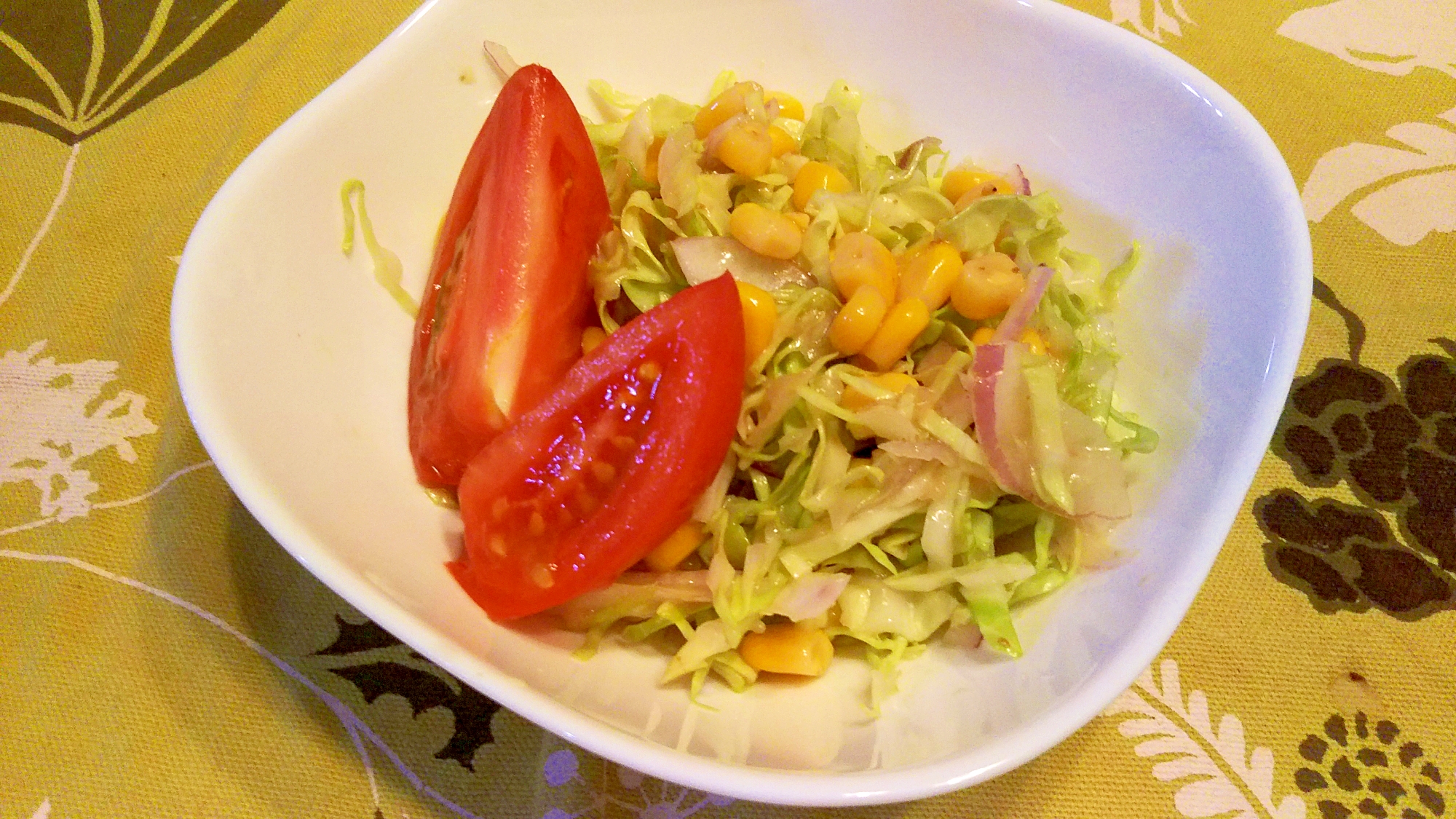ｷｬﾍﾞﾂ・ｺｰﾝ・紫玉葱のサラダ