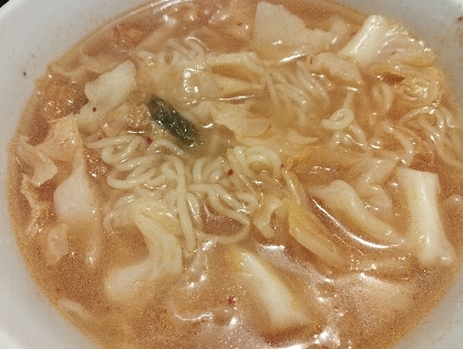 野菜盛りだくさんキムチ味噌ラーメン