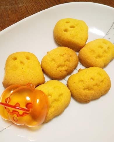 南瓜の100均立体型抜きクッキー レシピ 作り方 By おだマキ ショコラスキー 楽天レシピ