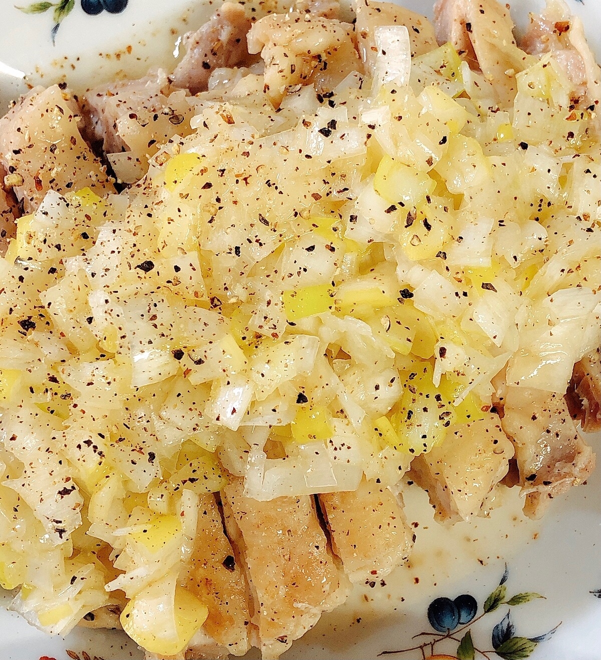レンジで!ねぎ塩ダレの蒸し鶏