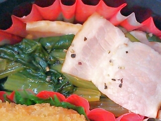 お弁当に♪シンプルだけど美味しいよね＾＾小松菜は下茹でいらずだから簡単で助かる～！