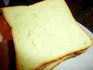 HBで作るふわふわしっとり　緑のほうれんそう食パン