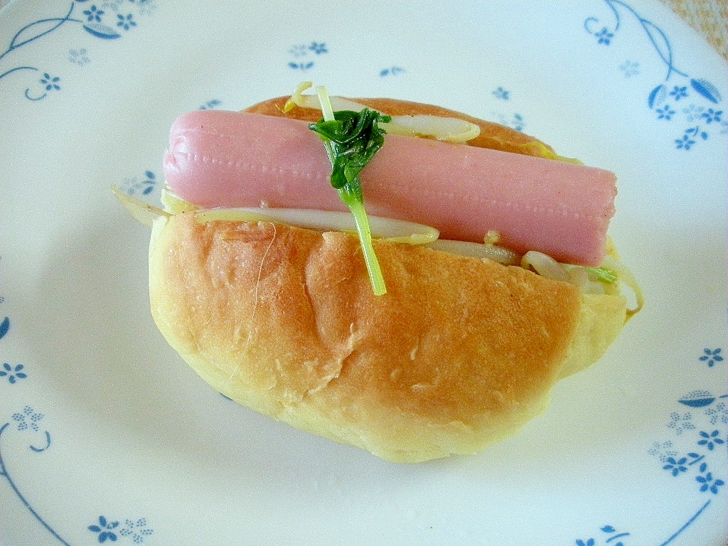 ☆もやしと魚肉ソーセージのサラダパン☆