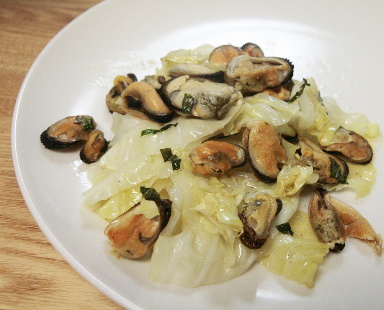 ムール貝とキャベツのソテー バジル味 レシピ 作り方 By A S A P 楽天レシピ ムール貝とキャベツのソテー バジル味 レシピ 作り方 By A S A P 楽天レシピ