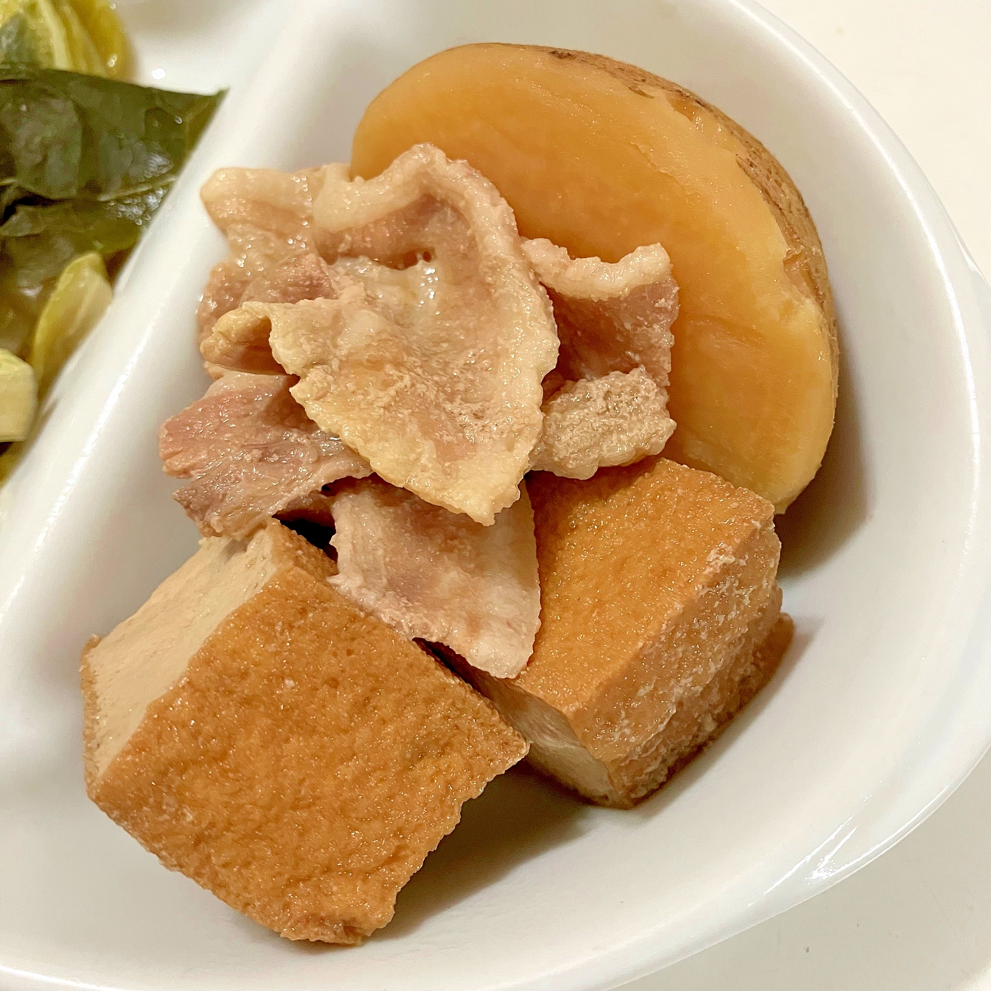 厚揚げとじゃがいもと豚肉の煮物
