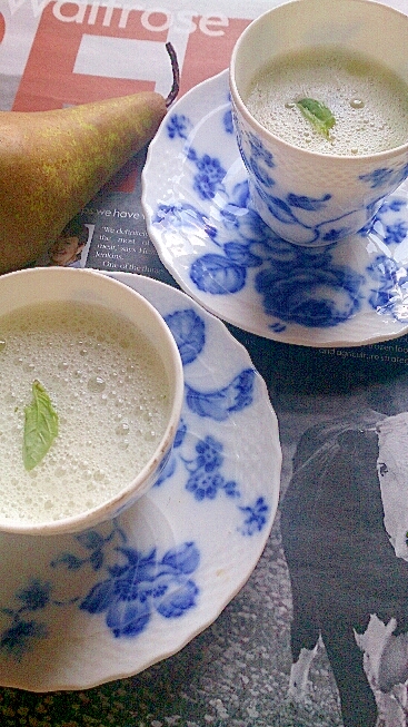 洋ナシ＆グレープフルーツのバジルすっきりジュース。