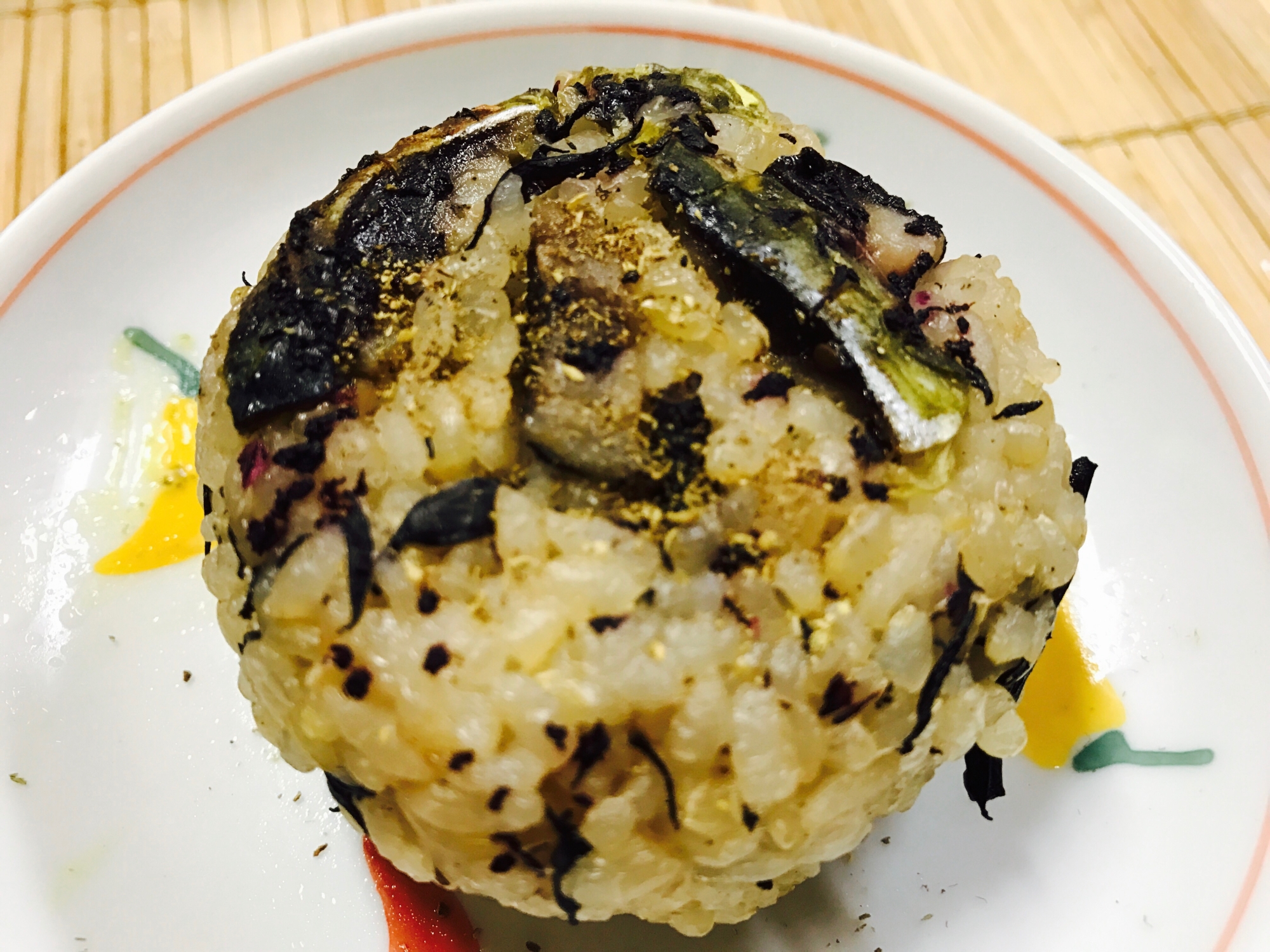 おつまみに！ゆかりシメサバ焼きおにぎり