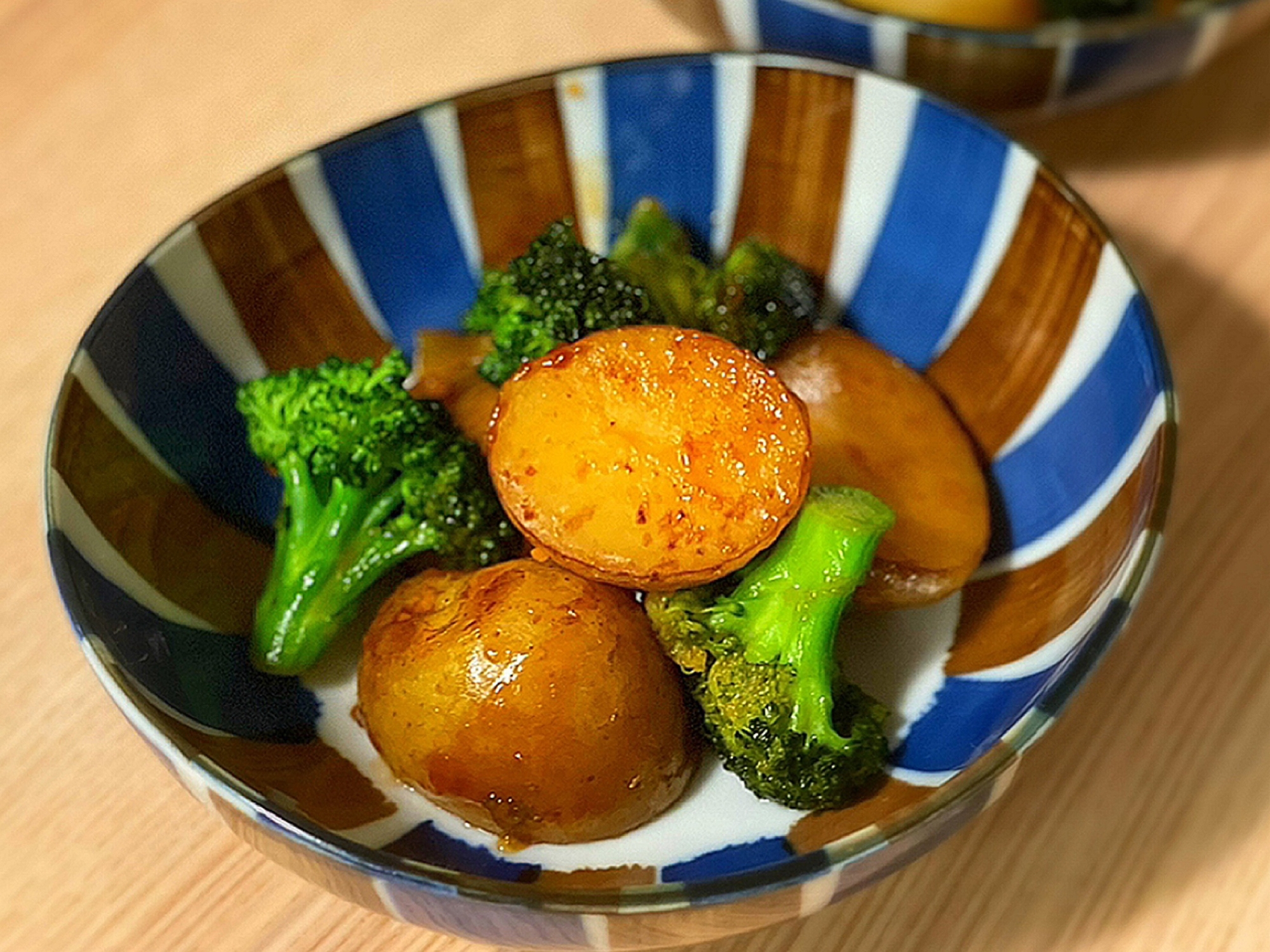 新じゃが・ブロッコリーの青椒肉絲風ガーリックバター