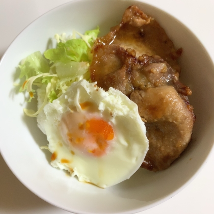 余った生姜焼きで
ロコモコ風！
ニンニク無しですが
マヨネーズかけたら
お腹膨れます☆彡