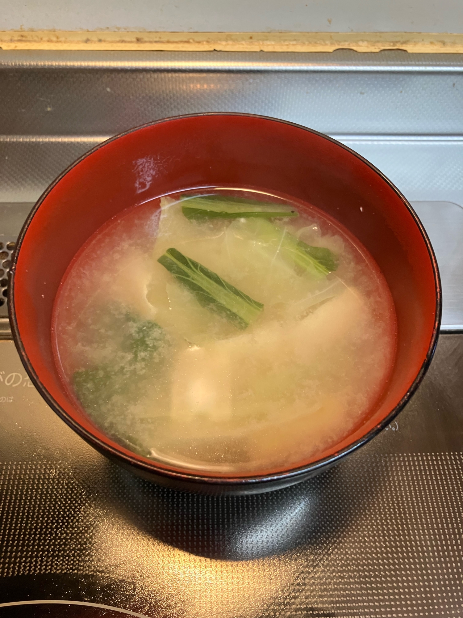 油揚げと小松菜とキャベツのお味噌汁^_^
