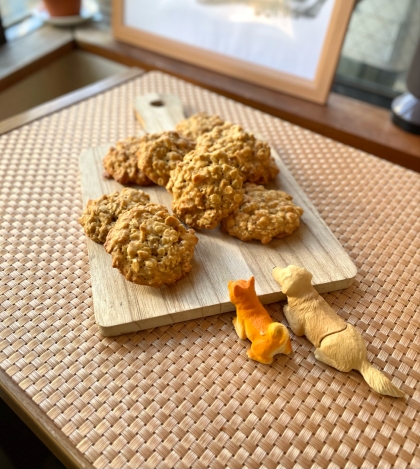 材料4つで作るピーナッツバターオートミールクッキー
