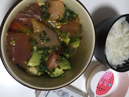 我が家はカジキマグロで♡夫よりも私がとっても気に入り、ほとんど1人で完食♡笑
アボカド、まぐろ、生卵、と大好物のハーモニーにお酒が止まりませんでした。笑