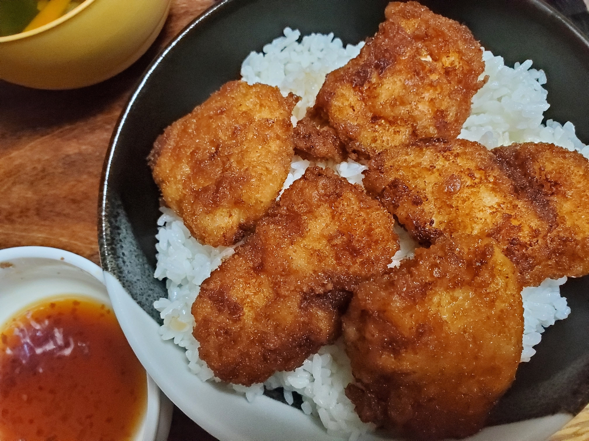 チキンカツの甘辛タレ丼