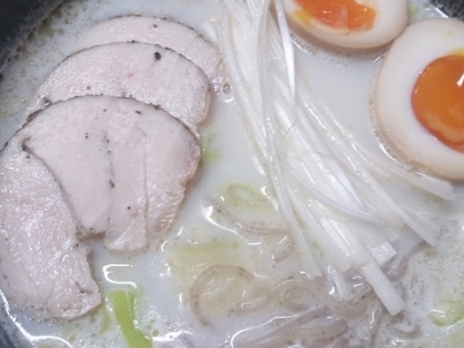 あっさりミルキー✿鶏皮スープのラーメン