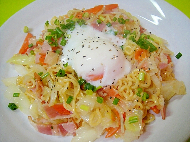 温玉トロリ♡インスタントで焼きラーメン