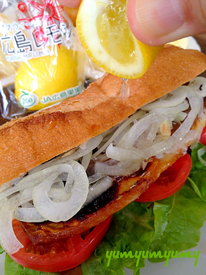 サバサンドです☆太陽の下でがぶりン♪と食べたいパン