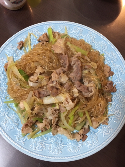 ご飯のおかずにと思って作りましたが、春雨たっぷりでタイトル通り主食として頂くのがベストでした。

簡単でとても美味しかったです。