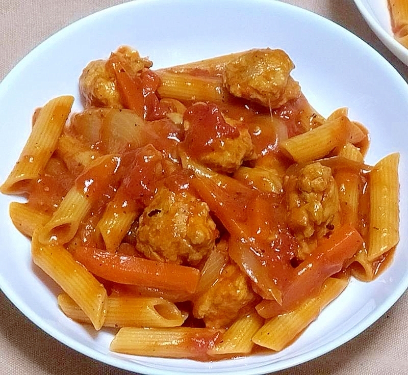 肉団子のペンネアラビアータ風