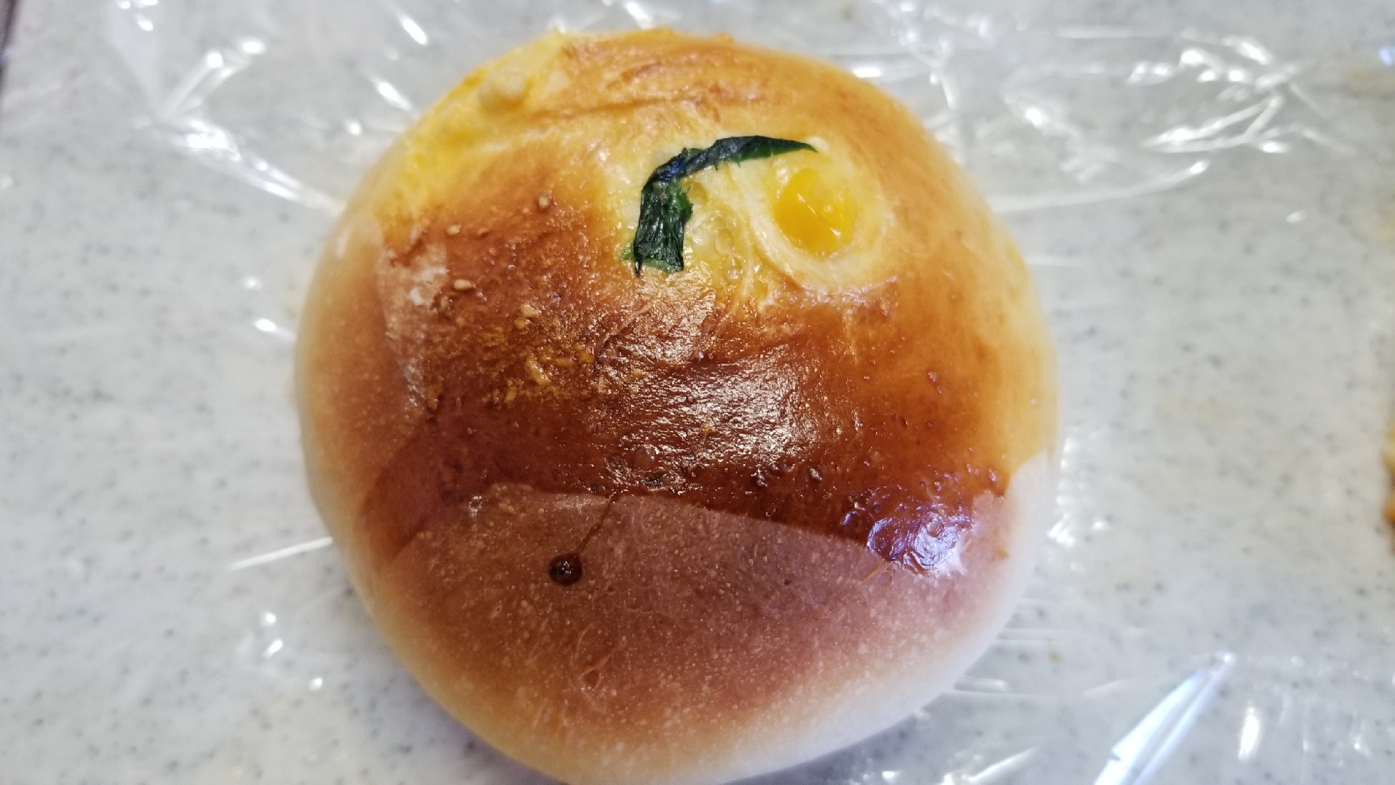 具沢山!コーンと小松菜のケチャップマヨ手作りパン