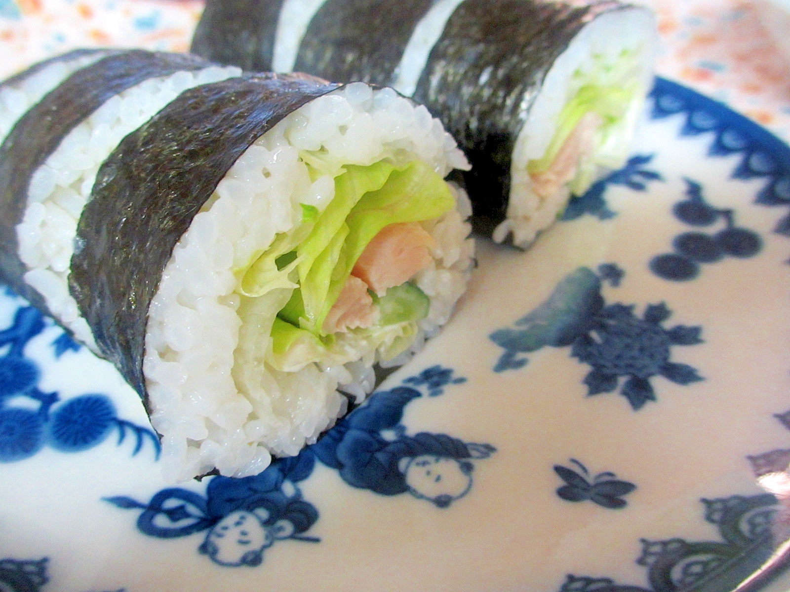 鶏ハムのサラダ海苔巻き