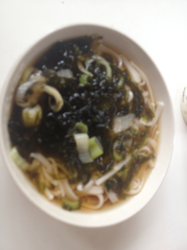 あったかつゆの海苔うどん レシピ 作り方 By O めいmama 楽天レシピ