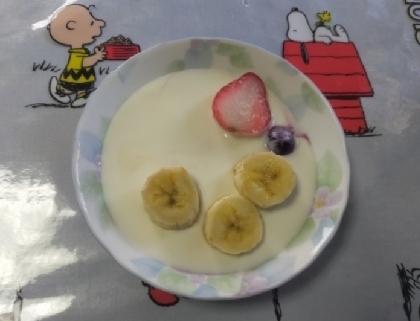 カンノーロちゃん(*´∇`)ﾉ苺とバナナのヨーグルト♪♪美味しかったです(*´`)旨～