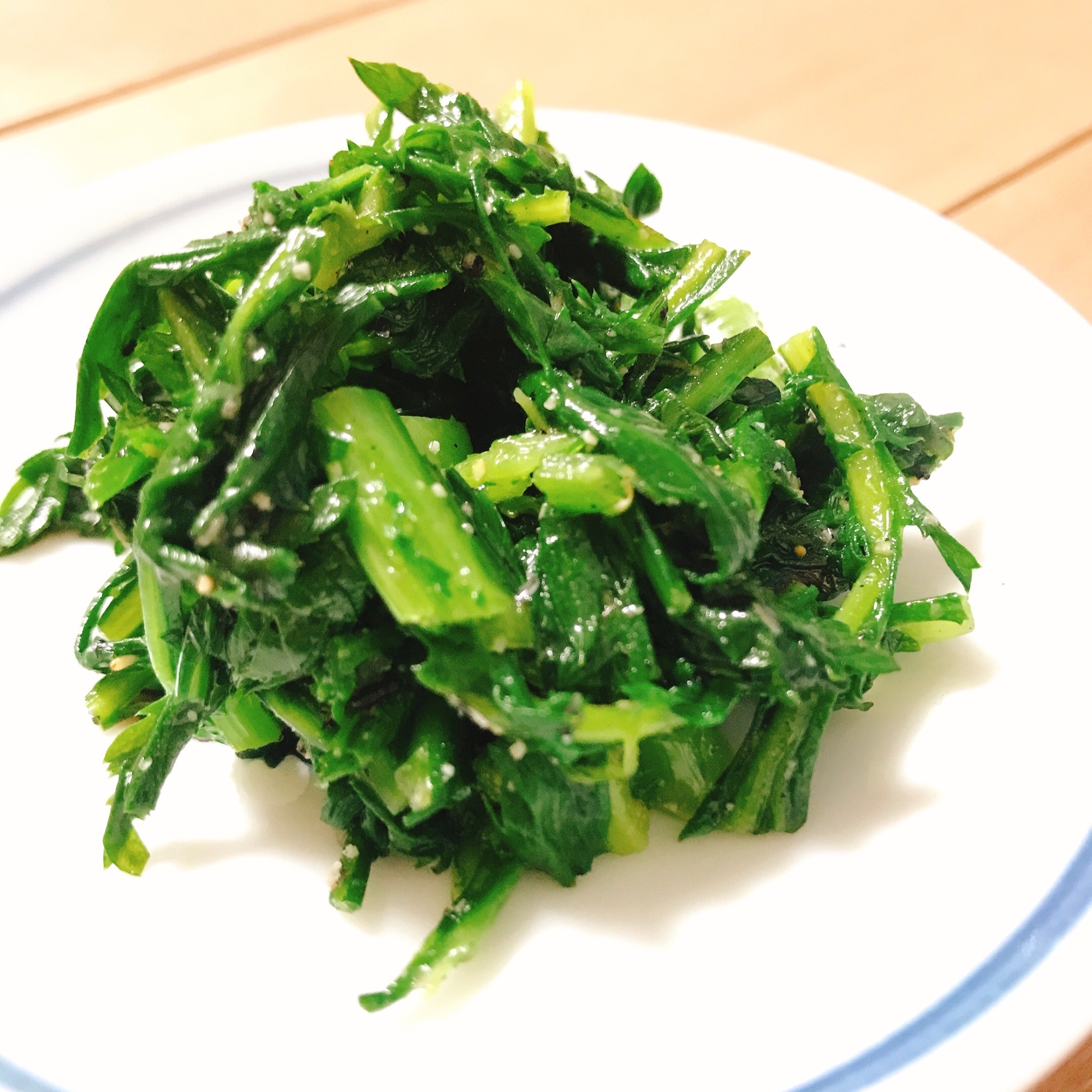 すりごまの春菊 菊菜 のナムル レシピ 作り方 By ムッカリーナ 楽天レシピ すりごまの春菊 菊菜 のナムル レシピ 作り方 By ムッカリーナ 楽天レシピ