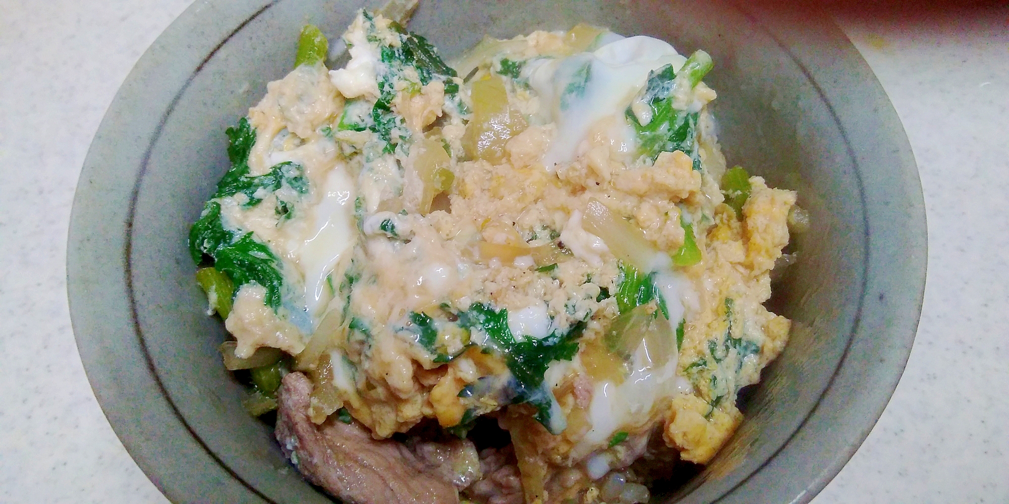 菊菜と豚肉の卵丼