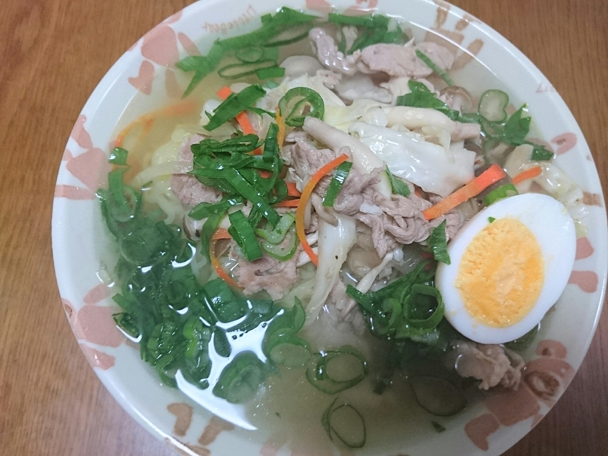 野菜たっぷり！あっさり塩ラーメン