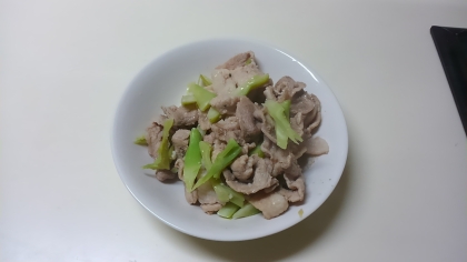 捨てないで良かったぁ～(*^^*)♪ブロッコリーの茎が豚肉と美味しくなりましたぁ～♪簡単に出来るし、お財布に優しいぃ♪お助けレシピに感謝ですっ♪ご馳走様でしたぁ