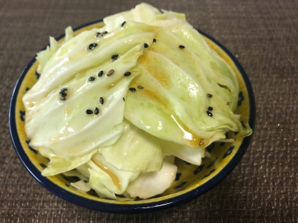 キャベツがとまらない、このタレはリピ決定です♪次は白胡麻をたっぷりかけて　いただきます〜