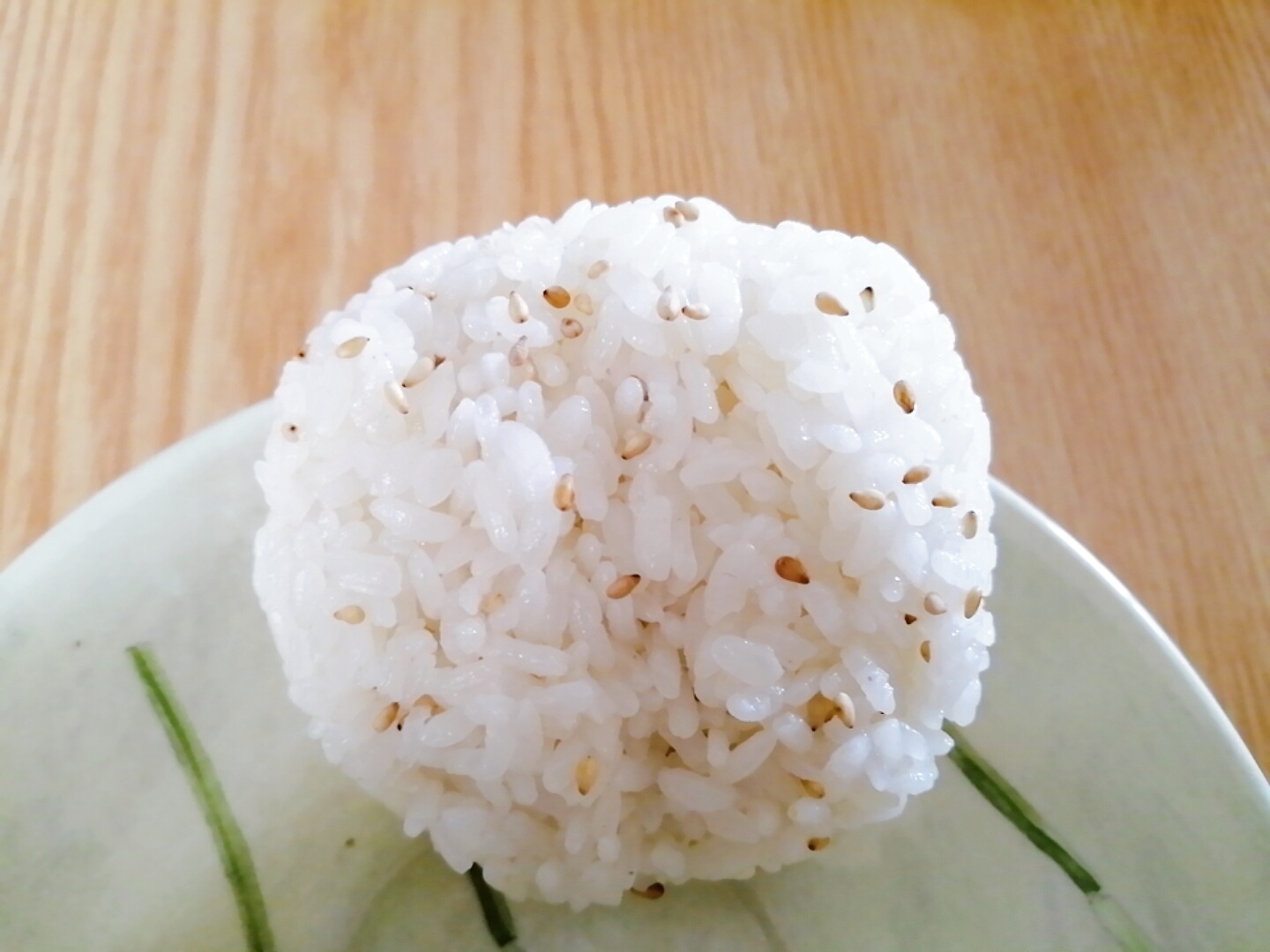 ごま油香る スモークチーズとごまのおにぎり レシピ 作り方 By はじゃじゃ 楽天レシピ