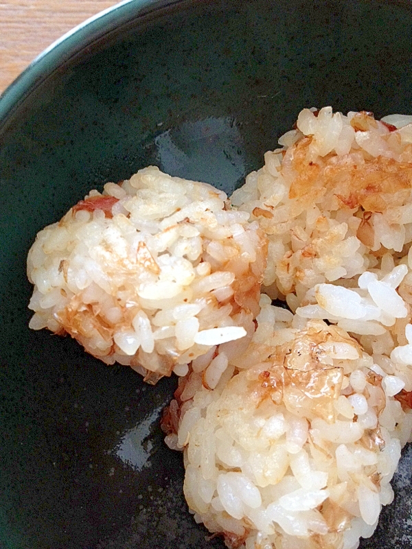 離乳食☆手づかみOK!おかかと味噌の焼きおにぎり