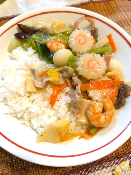 生キクラゲとナルトがあったら中華丼！味付けもよく最後の関門トロミもいい感じに付きました♪久しぶりに大満足の中華丼♡レシピを有難うございました♪(๑ᴖ◡ᴖ๑)♪