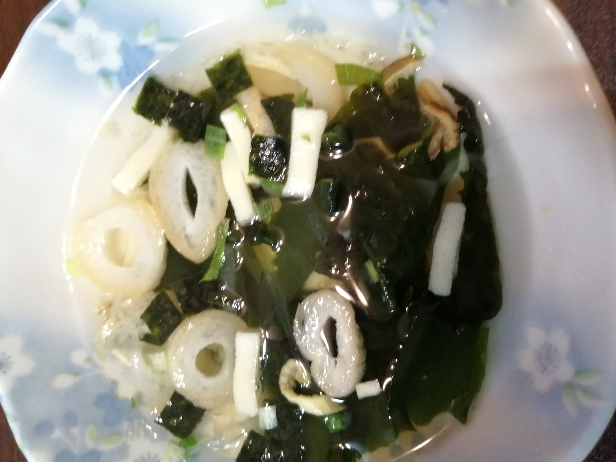 高野豆腐とわかめのコンソメスープ
