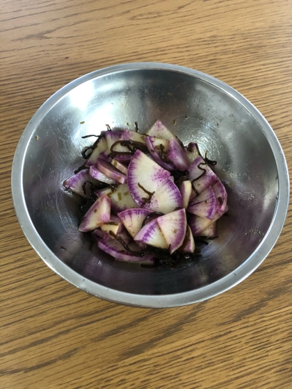 紫大根と塩昆布のサラダ
